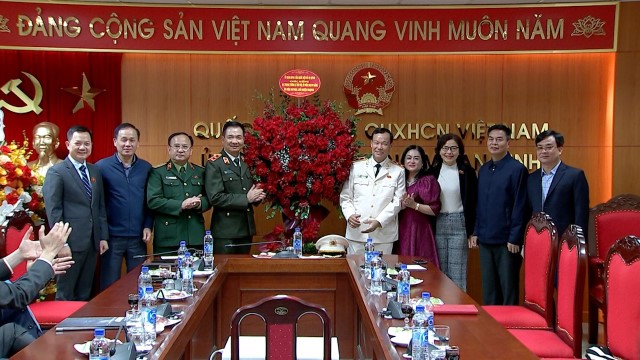 CHỦ NHIỆM ỦY BAN QUỐC PHÒNG VÀ AN NINH ĐƯỢC THĂNG HÀM TRUNG TƯỚNG